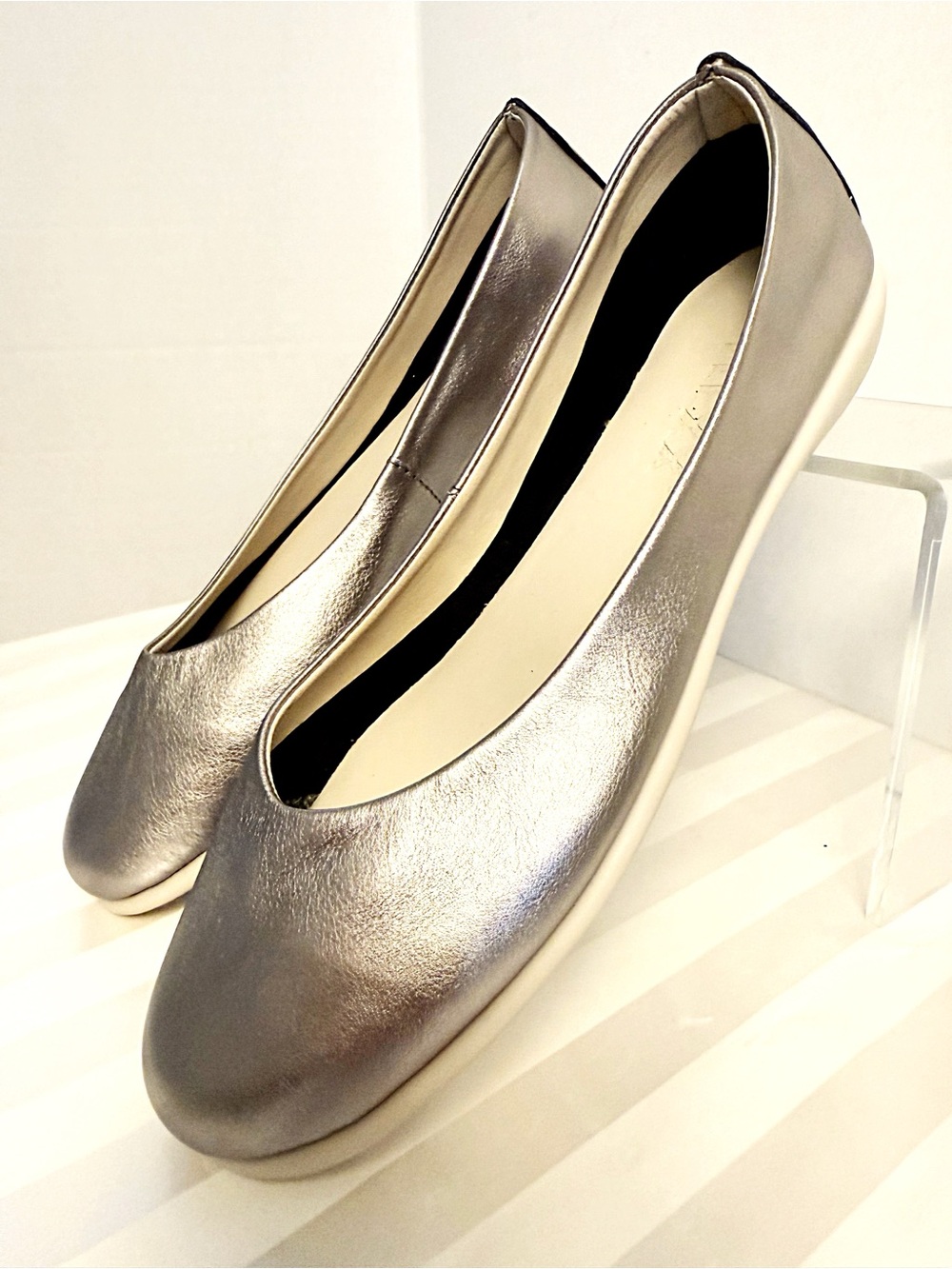 The FLEXX Mela Metallic Gunmetal Leather Ballet Flats Size 6 NWT